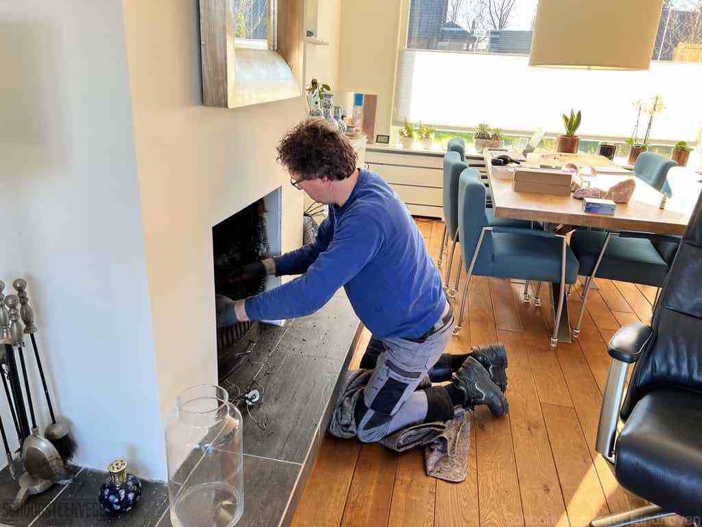 Schouwveger Eindhoven kleed schoorsteenreiniger Schouwveger Eindhoven kleed schoorsteenreiniger